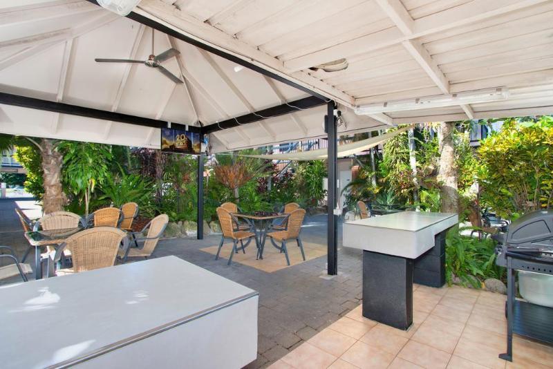 High Chaparral Hotel Cairns Buitenkant foto